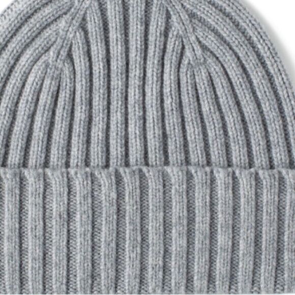 Mackie Wallace Gray Ribbed Knit Cashmere Cuffed Beanie Hat NWT $145 - Picture 2 of 5